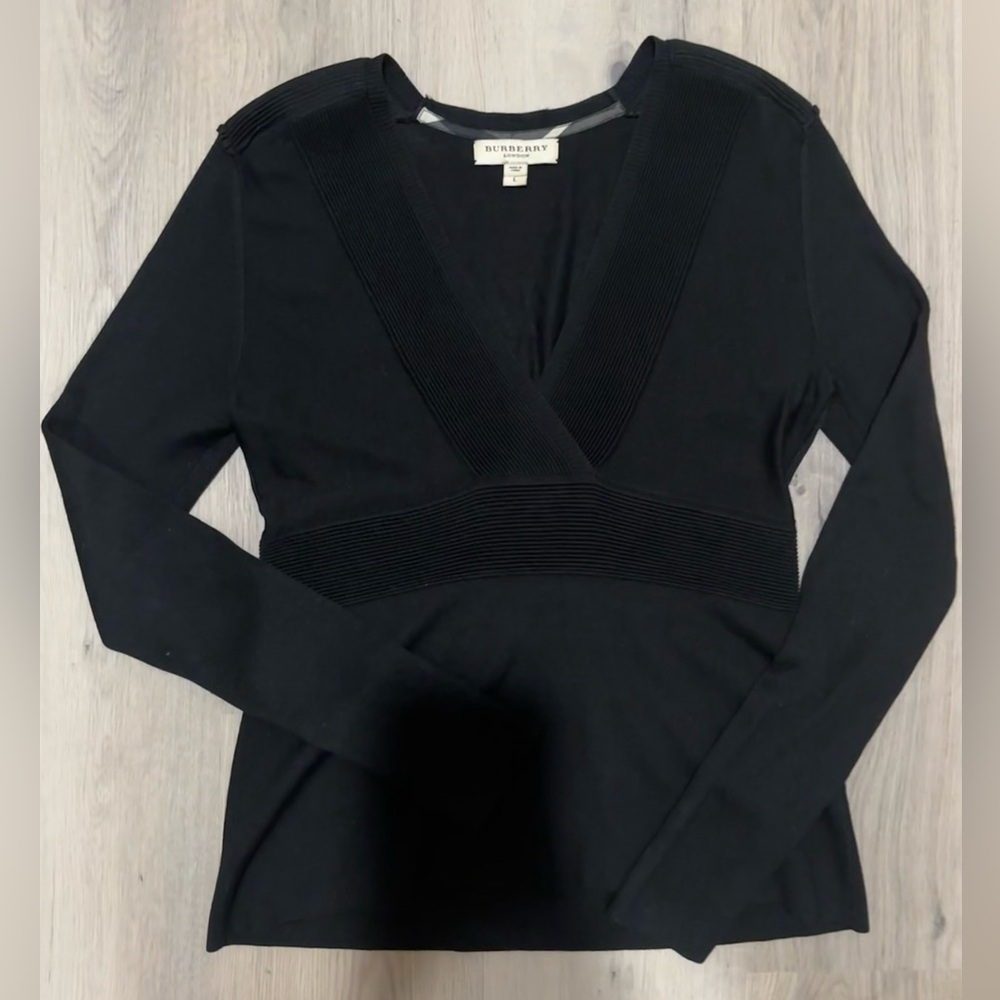 Burberry Knit V-Neck Sweater/Blouse